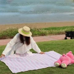 55.12 X 78.74 Inch Lightweight and Waterproof Beach Blankets