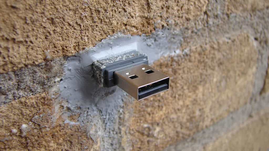 USB dead drop 2